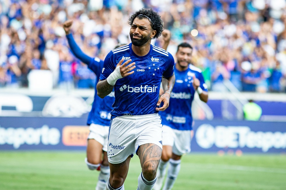 Gabigol comemora gol do Cruzeiro contra o América-MG — Foto: Fernando Moreno/AGIF