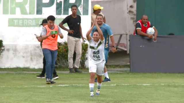 Jaynne comemora gol da Liga São João