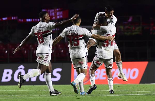 Análise: reservas dão conta do recado, afastam São Paulo do Z-4 e descansam titulares para clássico
