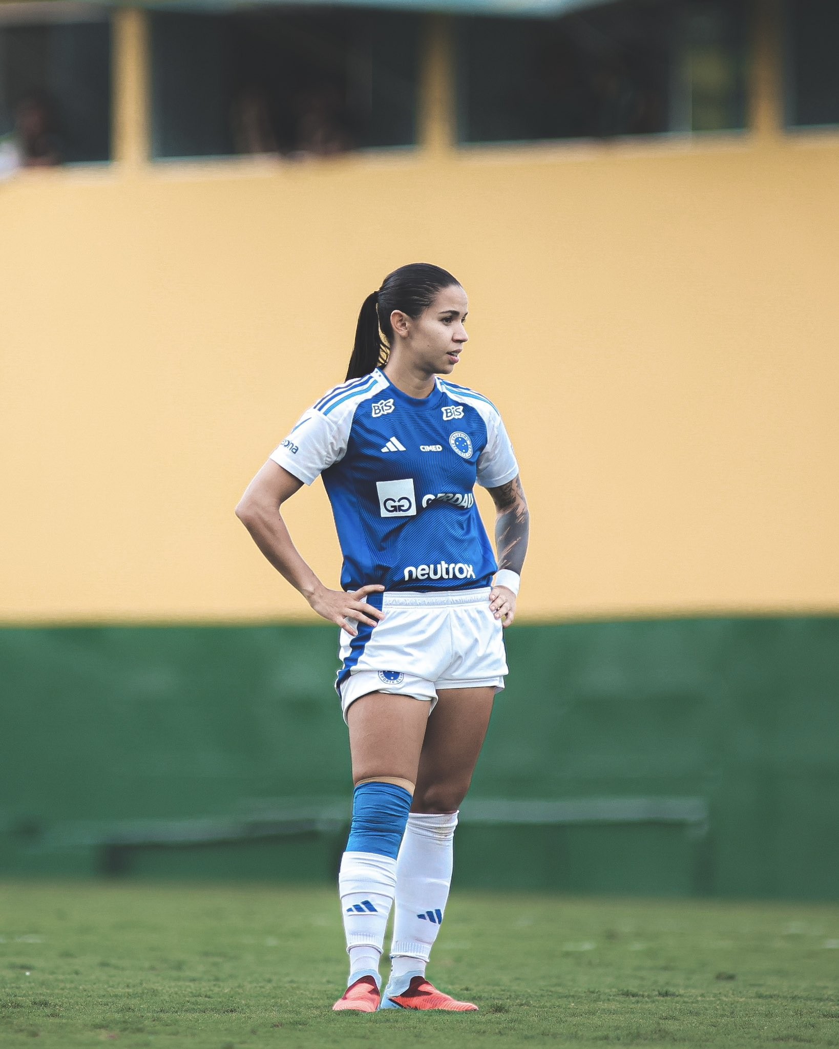 Renovação com o Cruzeiro: Bedoya submete-se a cirurgia no joelho.