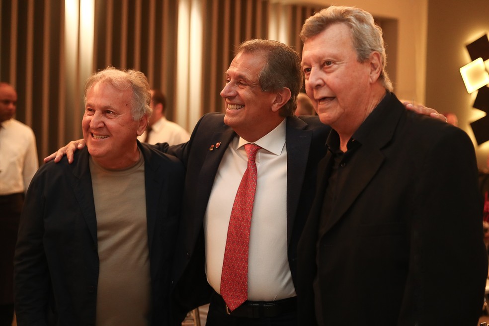 Zico e Raul Plassmann marcaram presença na posse de Bap no Flamengo