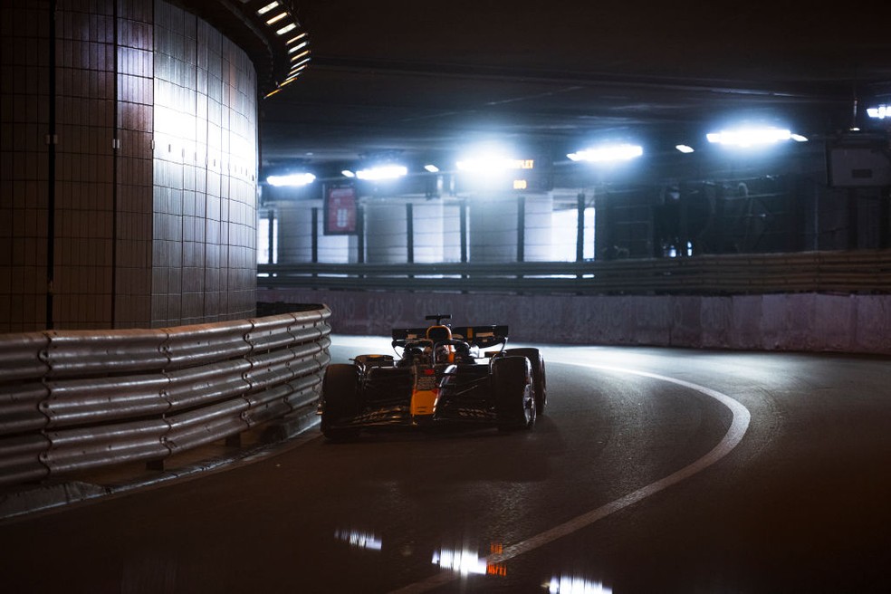 Max Verstappen no TL3 do GP de Mônaco de 2024 — Foto: Rudy Carezzevoli/Getty Images