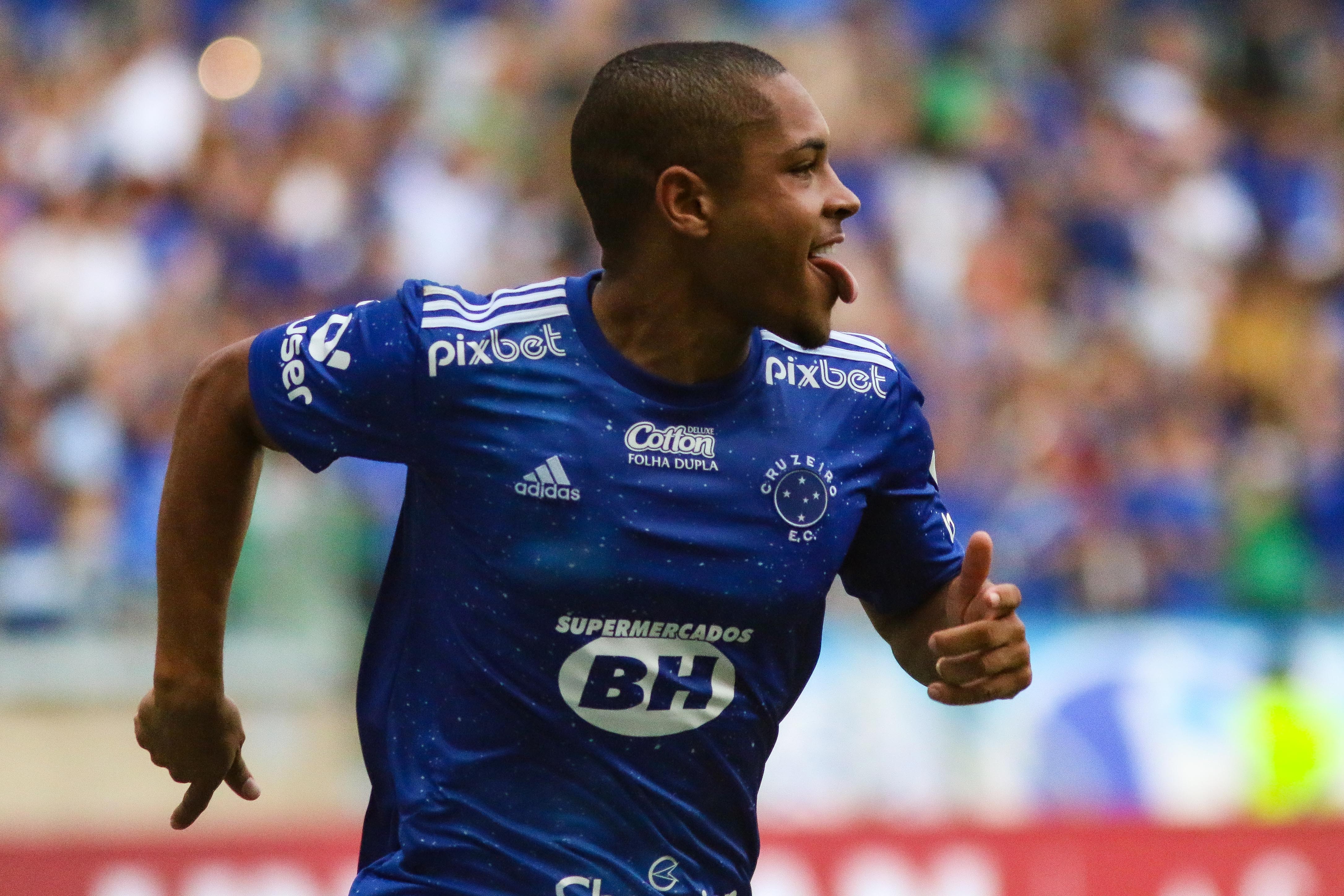 Crias do Cruzeiro: Vitor Roque e Estevão movimentam mais de R$ 600 milhões