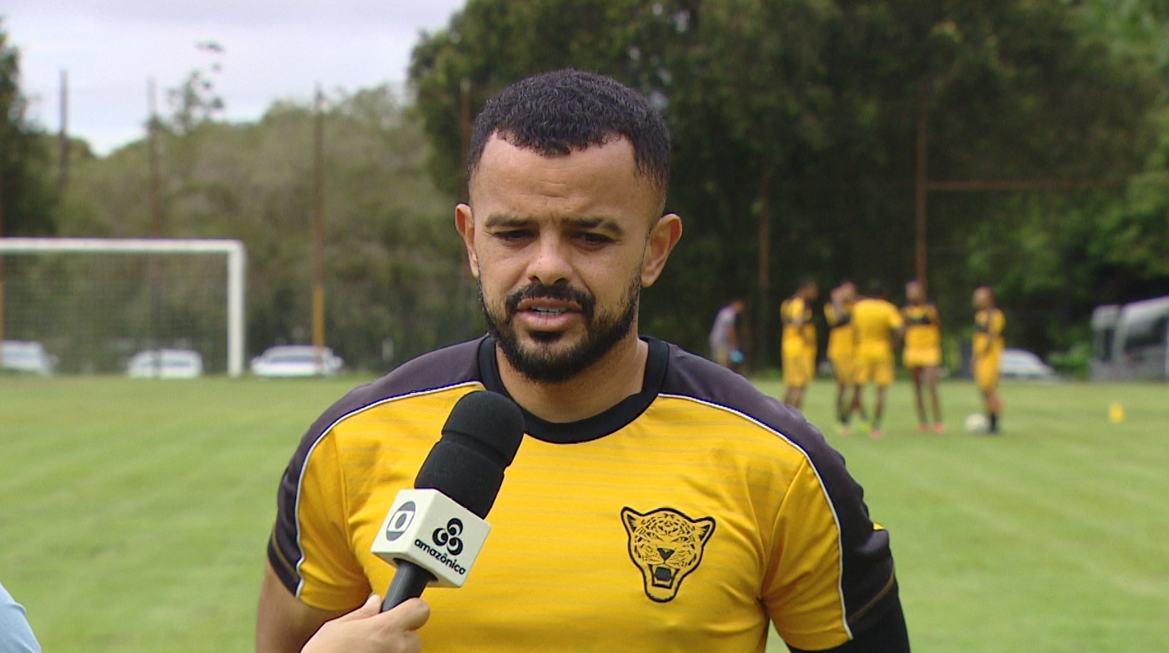 Emocionado, Tavares revela motivo familiar para deixar o Amazonas: "Vou jogar perto de casa"