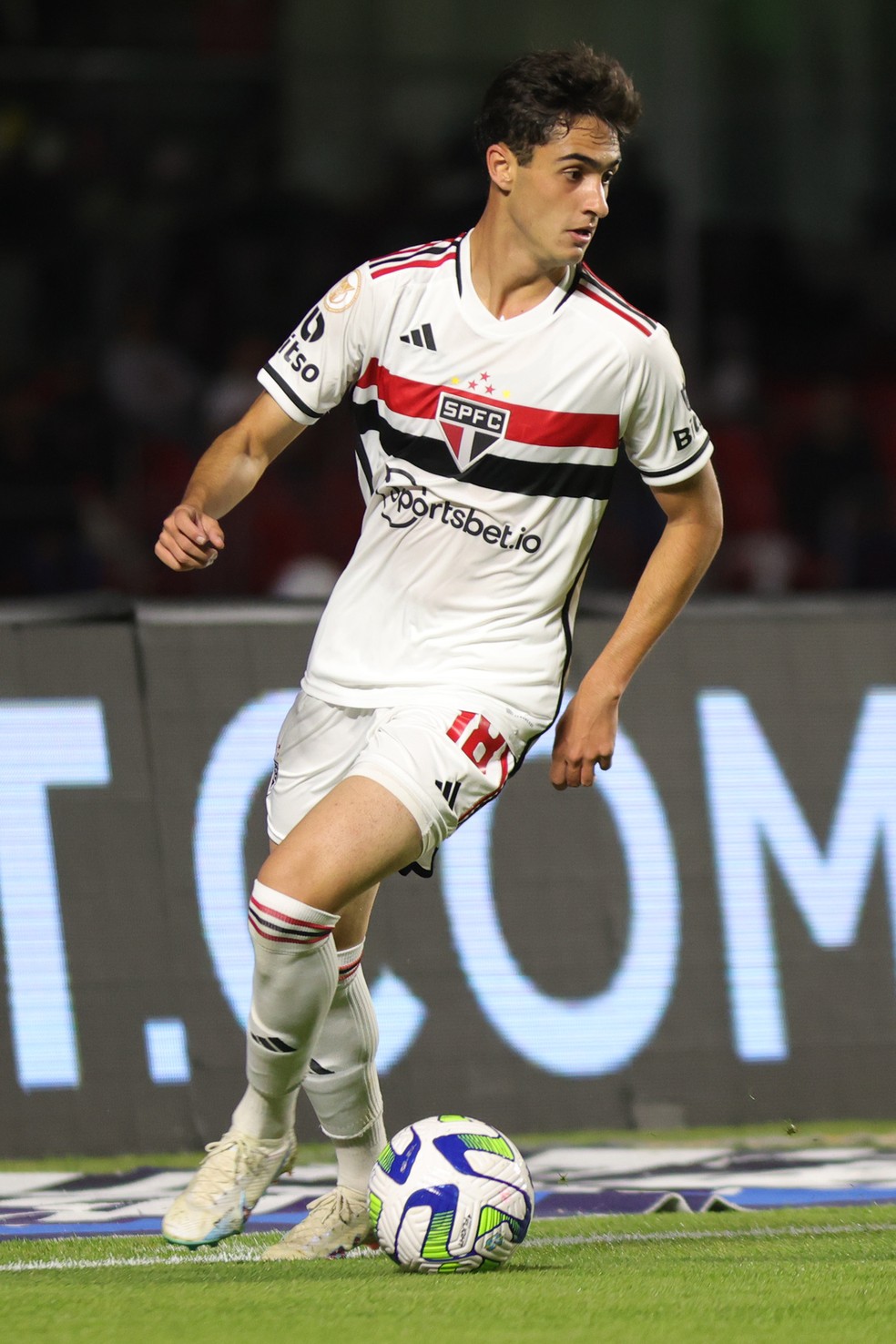 Rodriguinho em São Paulo x Athletico — Foto: Nilton Fukuda / saopaulofc.net