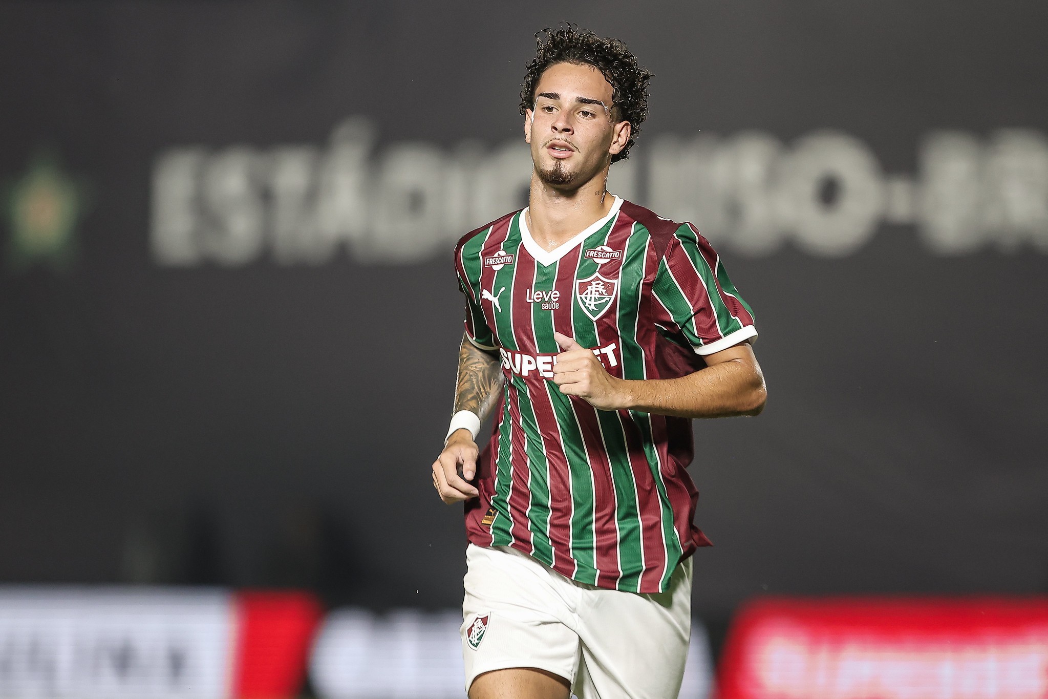 Fluminense fecha venda de Agner para o Sharjah FC e mantém percentual em negociação futura