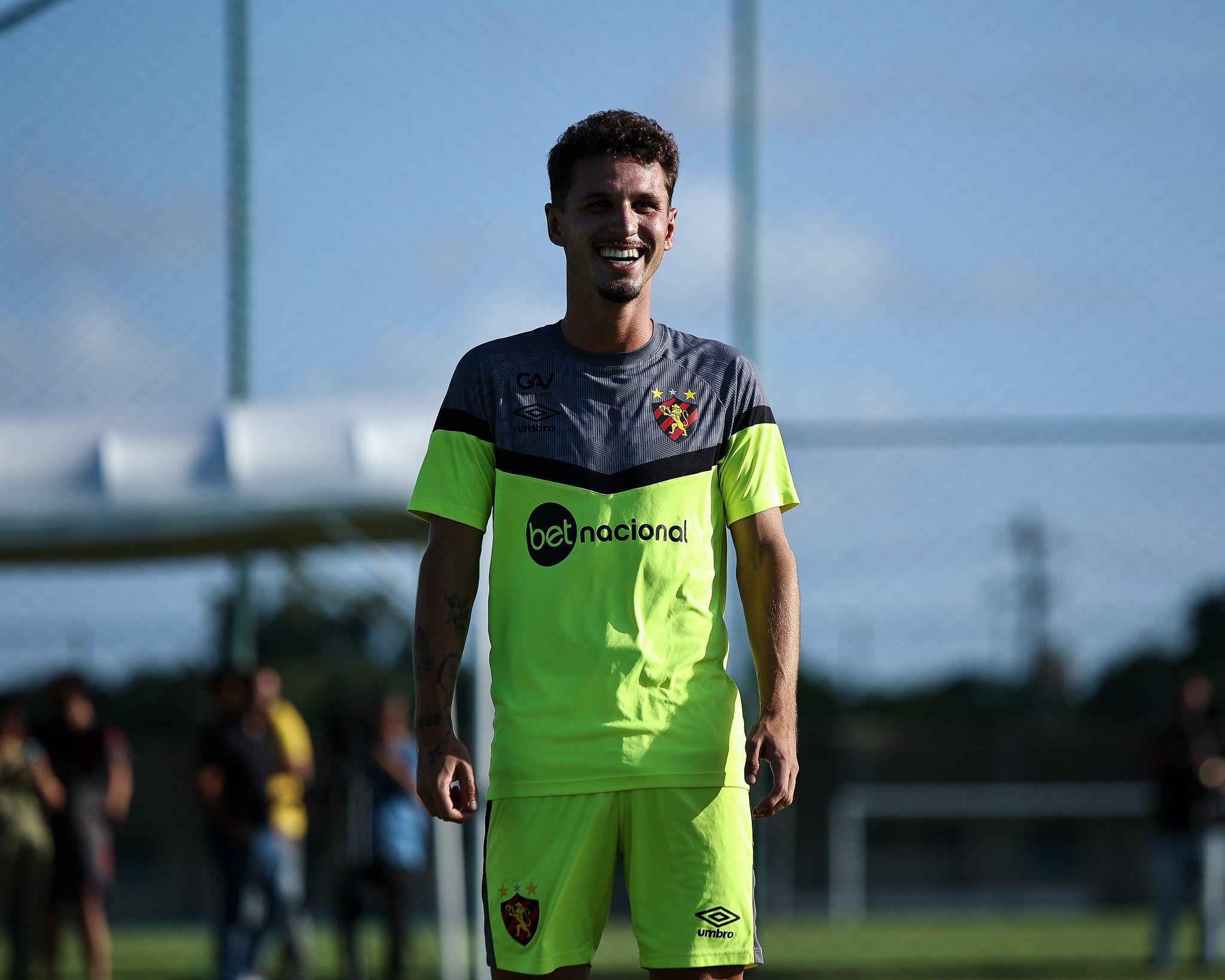 Sergipe anuncia contratação de Juan Xavier, novo reforço para o meio de campo