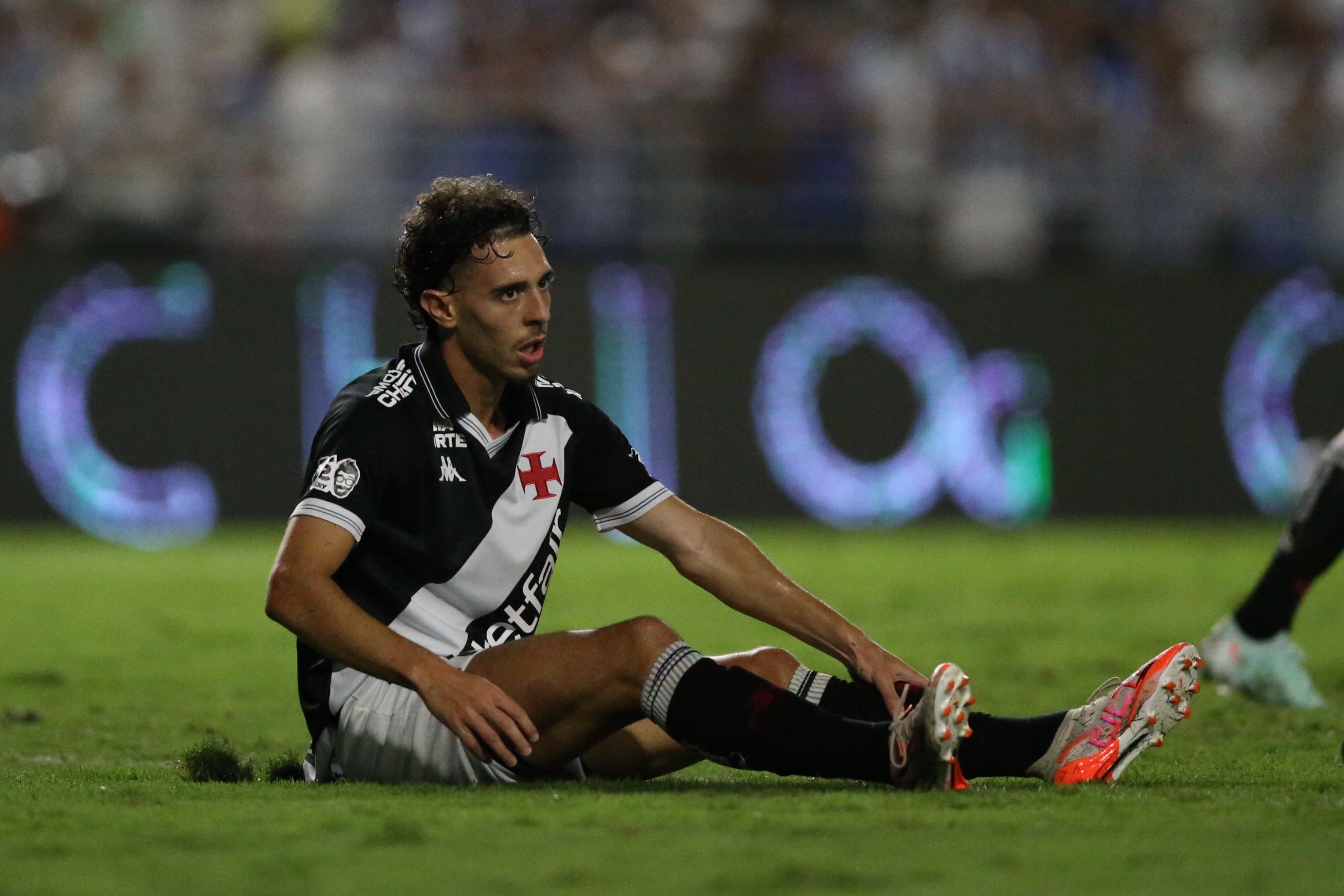 Cérebro do Vasco de Diniz, Nuno sofre com o cansaço e destoa fisicamente: 