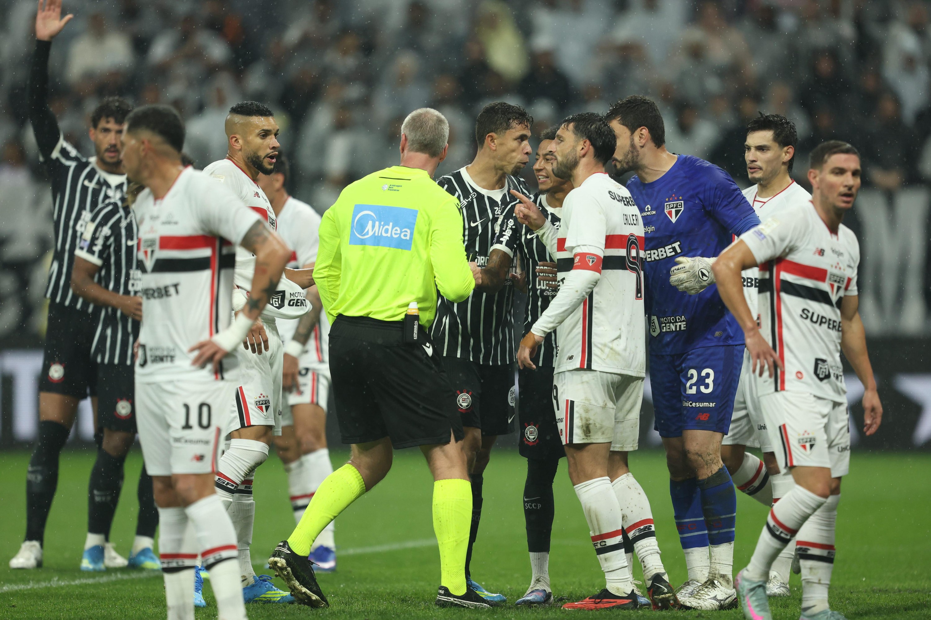 "Situação de raça": CBF divulga análise do gesto de Bobadilla em Corinthians x São Paulo