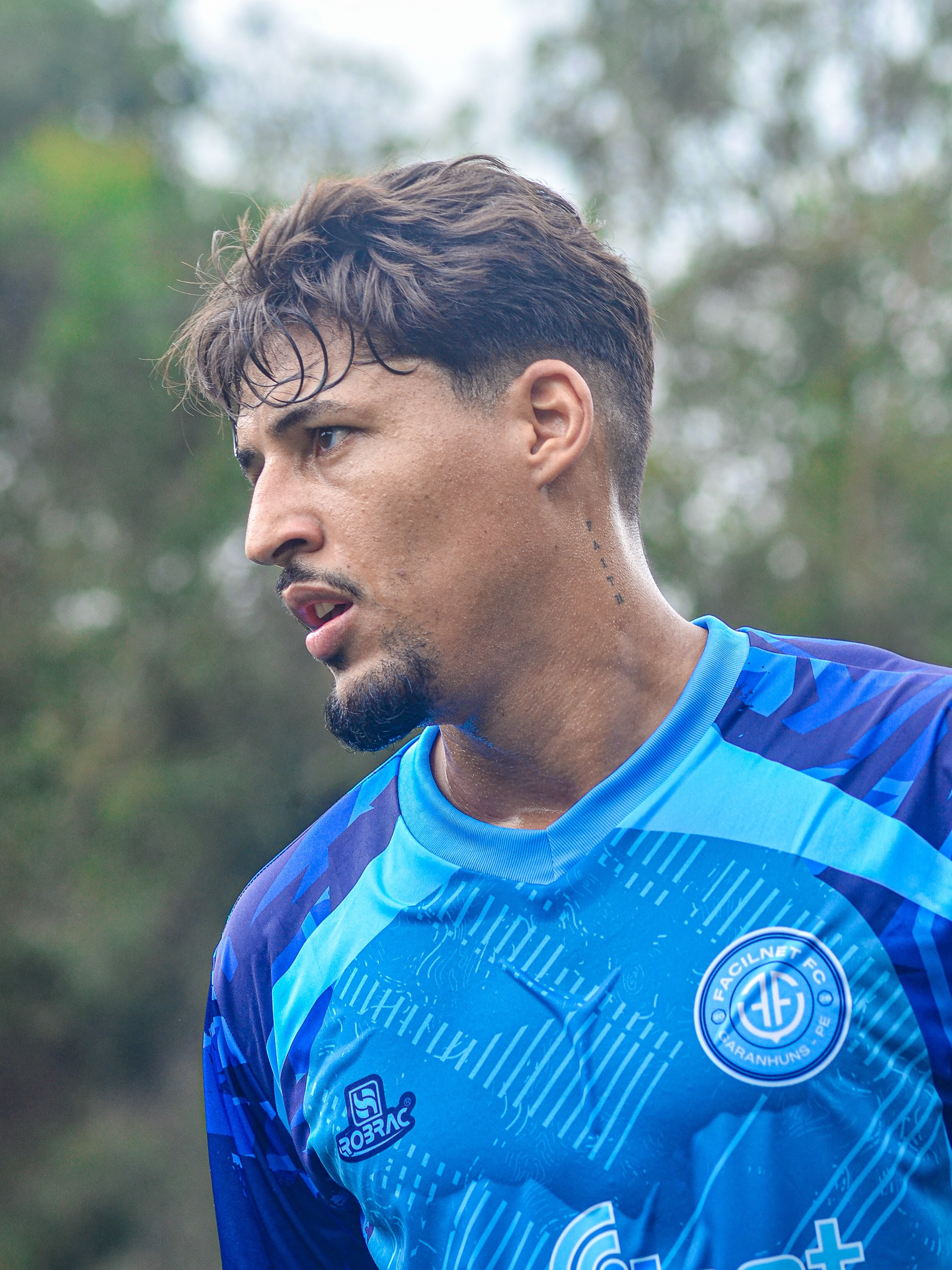 Zagueiro elogia pré-temporada do FFC e projeta estreia no Pernambucano