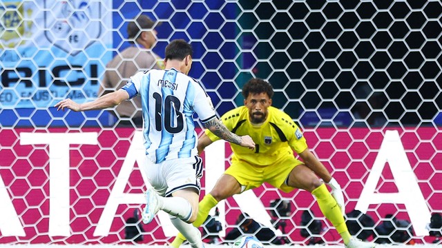 Vozinha e Messi em Cabo Verde x Argentina