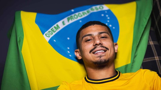 Com reunião de brasileiros, Wolverhampton anuncia a contratação de André, ex-Fluminense