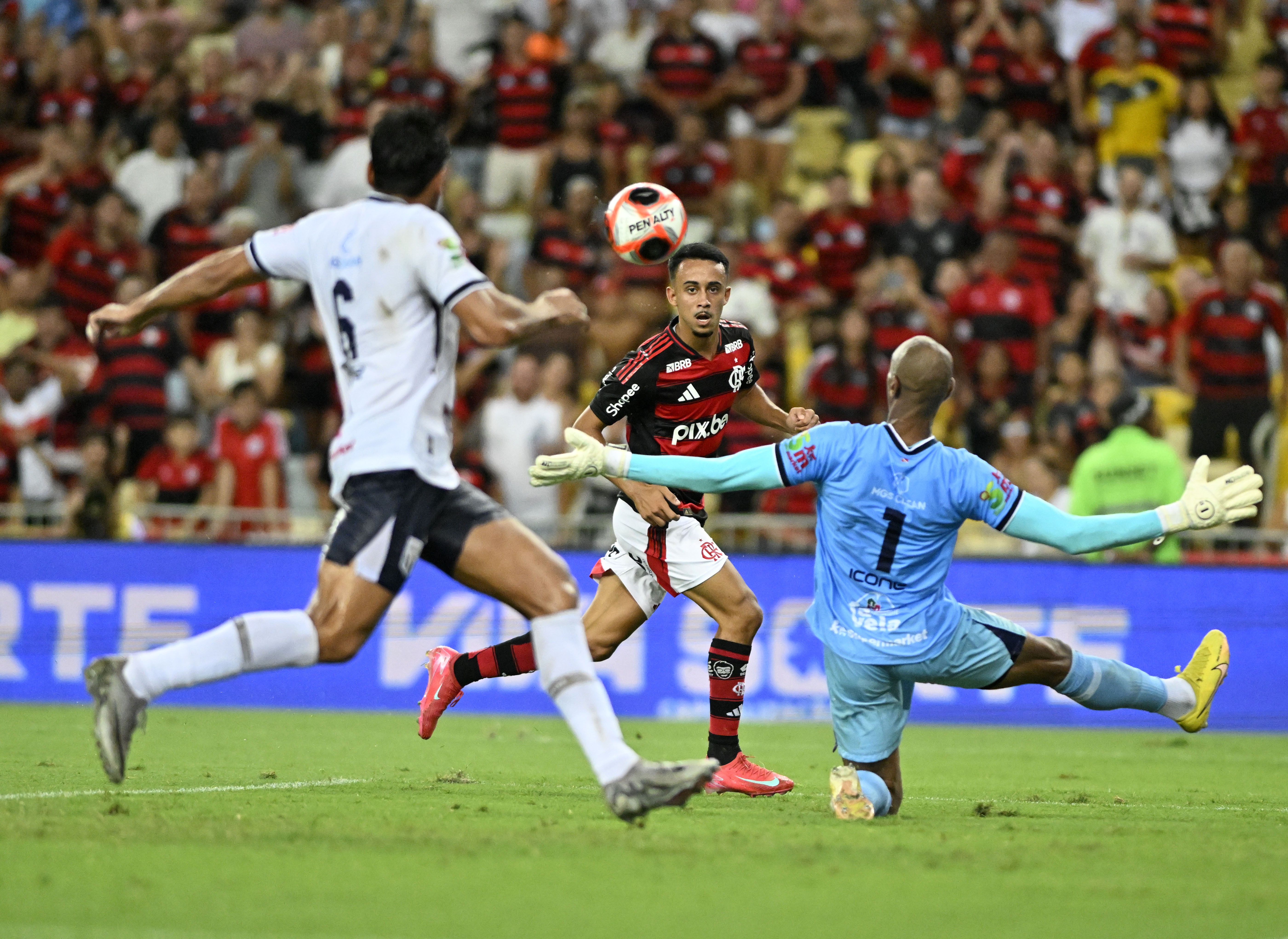 Golaço do Flamengo: Matheus Gonçalves destaca importância da finalização frente a frente.