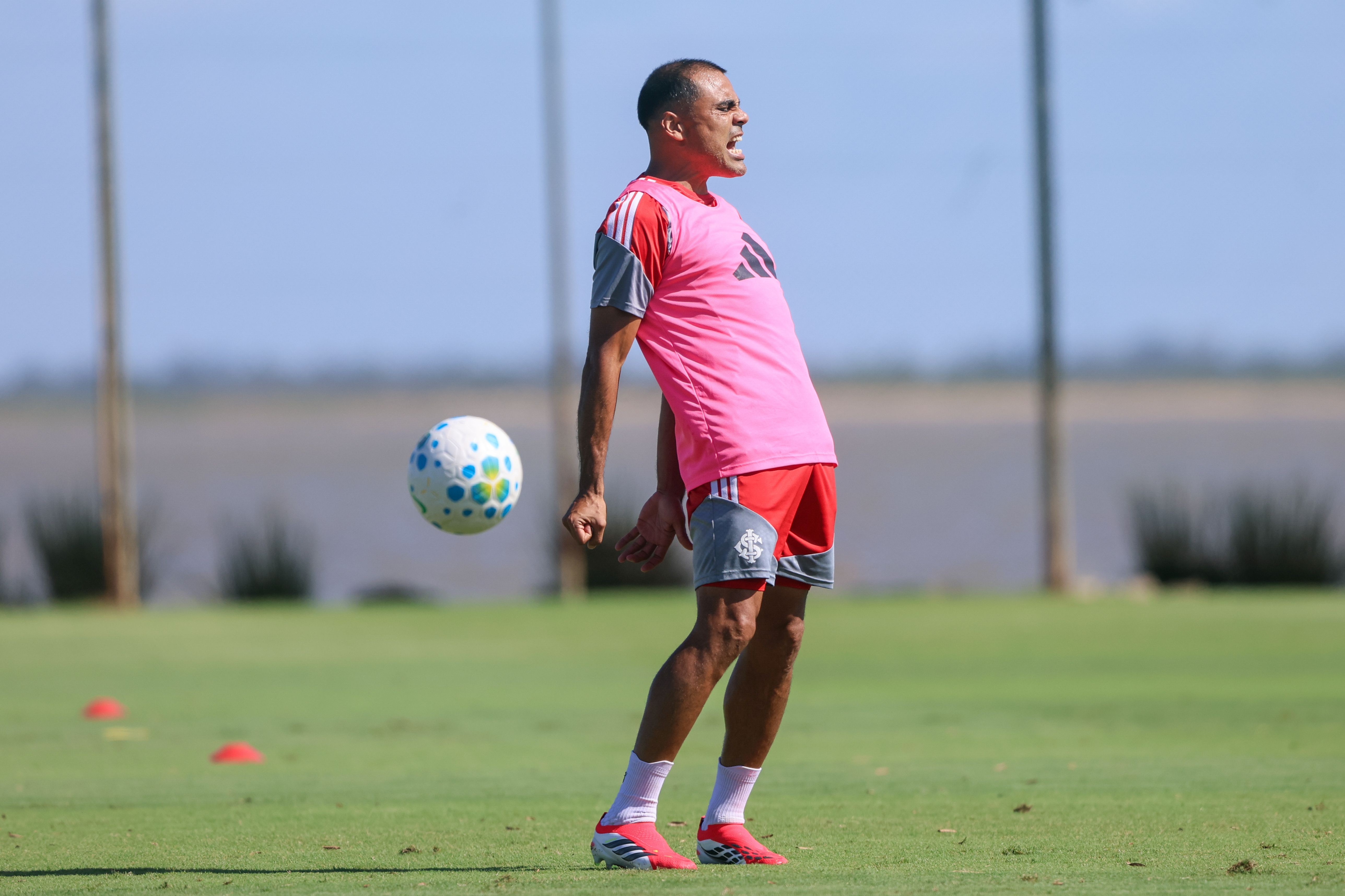 E o Mercado? Inter projeta prazo para retorno do zagueiro lesionado