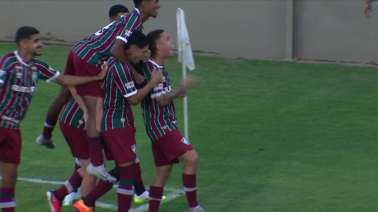 FLUMINENSE HISTÓRICO on X: O dia 02/08/1952 jamais sairá da história do  Fluminense: o clube acabara de conquistar seu primeiro título internacional  de forma invicta! Os jornais da época noticiavam na manchete