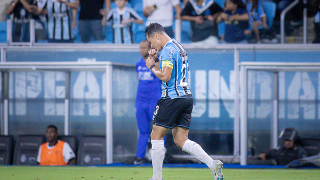 Grêmio vence Atlético-MG na Arena e avança na tabela do Brasileirão