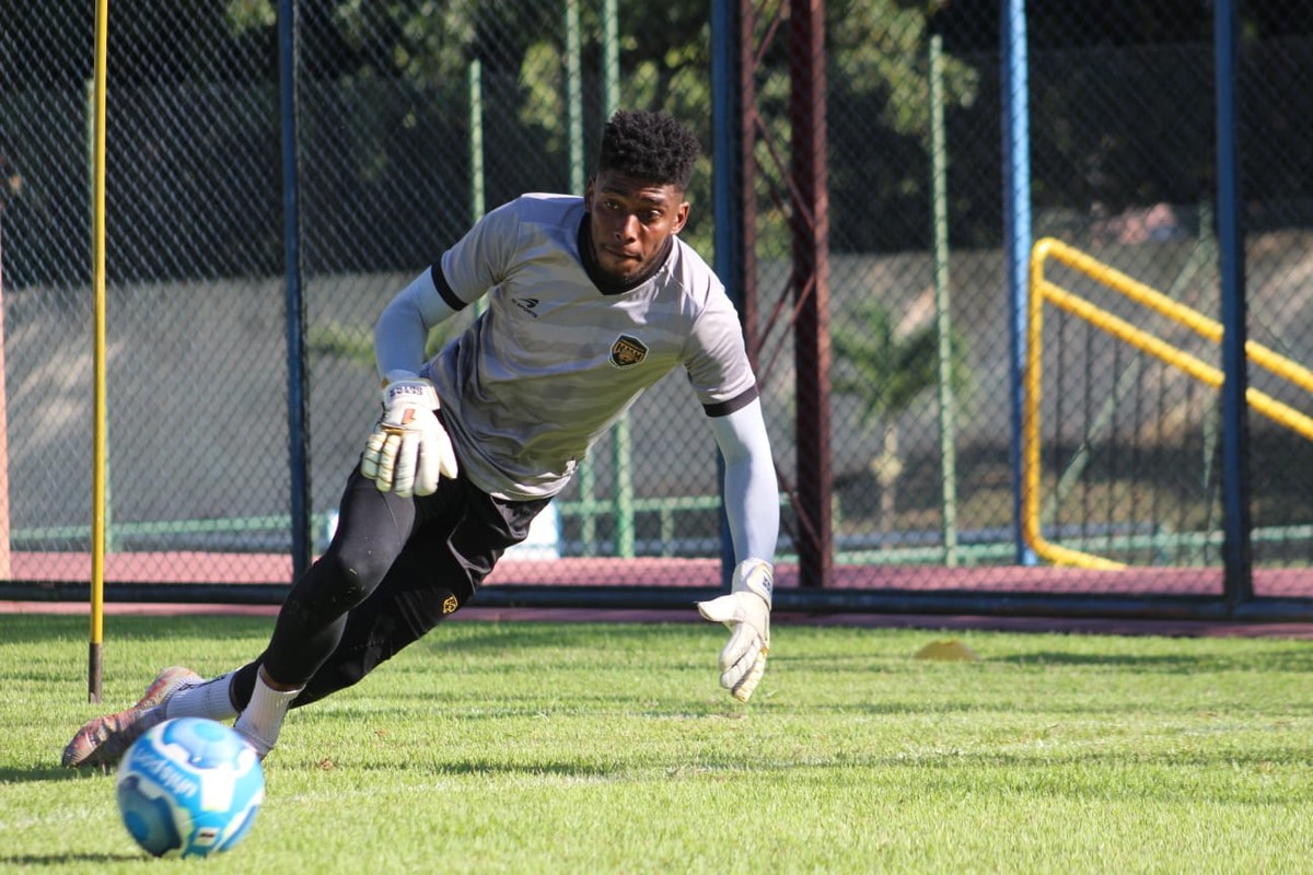 De olho na Série B, Joinville apresenta goleiro Oliveira e