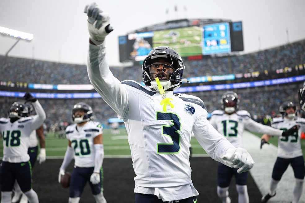 Seattle Seahawks vence Carolina Panthers por 27 a 10 fora de casa | Ge