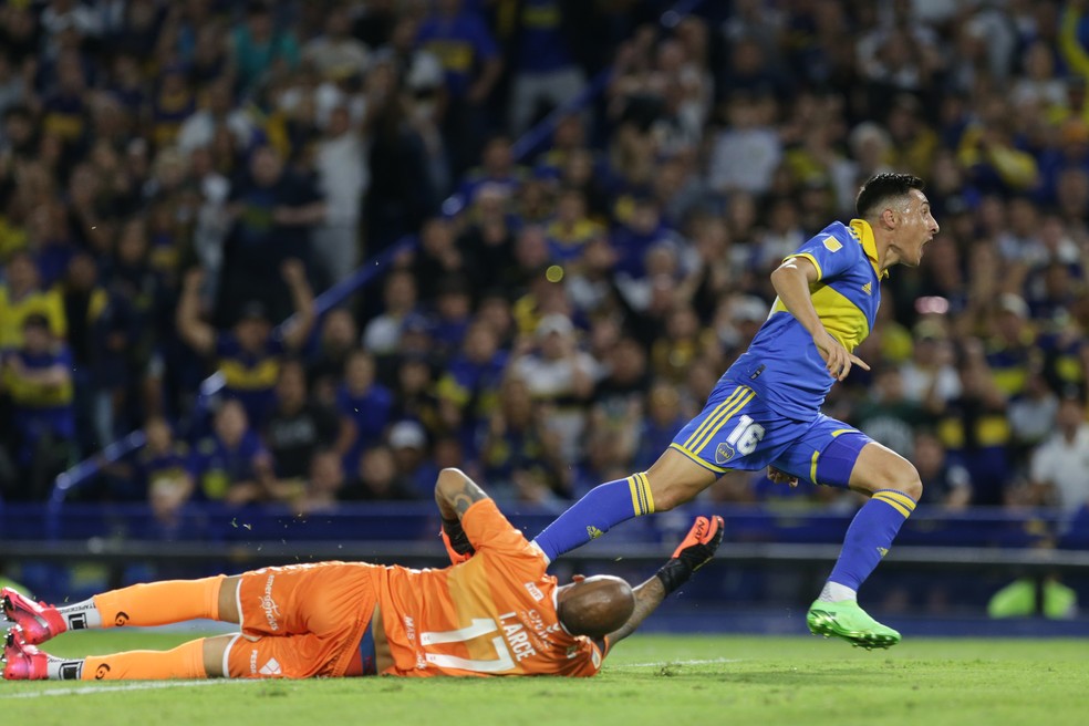 Merentiel sai para comemorar gol do Boca Juniors — Foto: Daniel Jayo/Getty Images