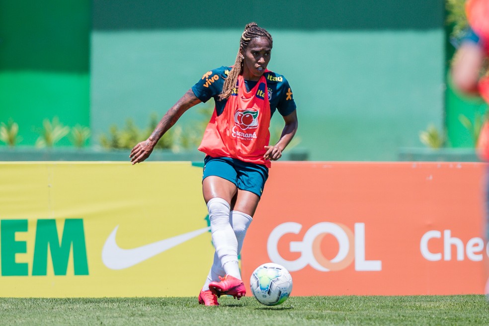 São Paulo se reforça no time feminino e anuncia contratação da atacante  Mariana Santos