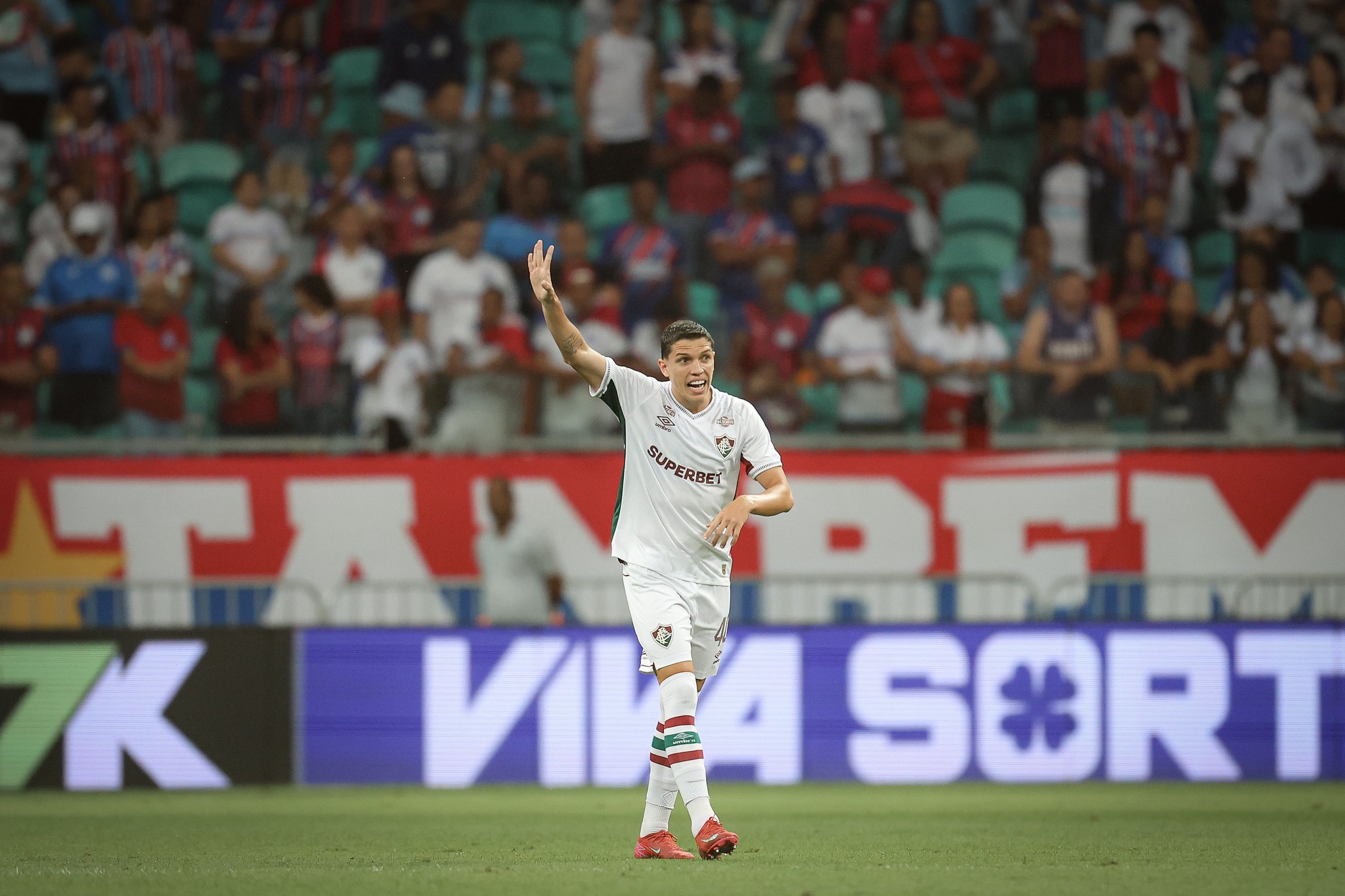 Análise: Fluminense iguala jogo com o Bahia mesmo com reservas e deixa Fonte Nova com boas notícias