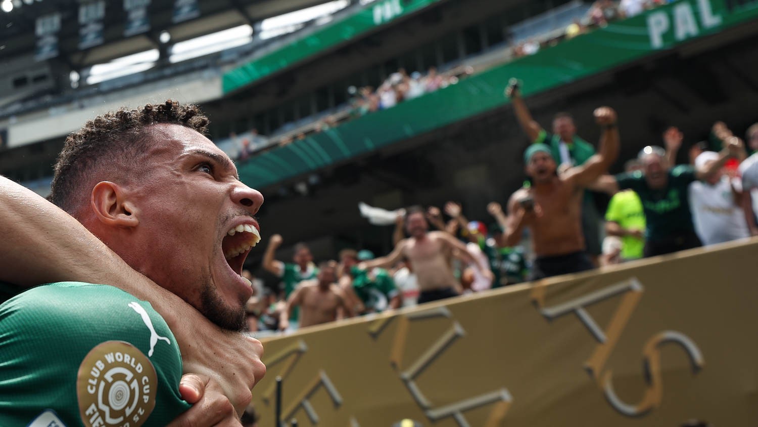 Análise: Palmeiras luta sem parar e tem brilhantismo de Paulinho para vencer o maior jogo do ano