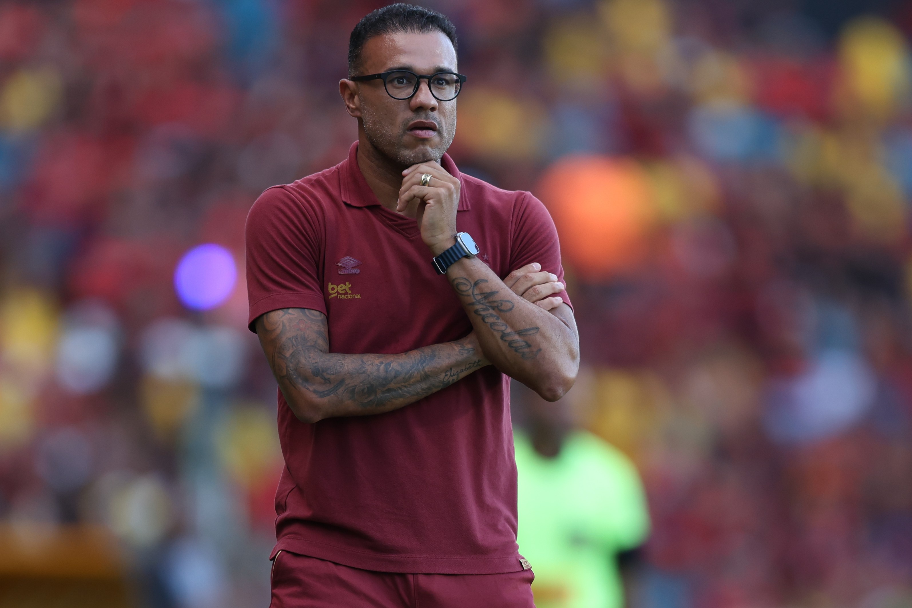 Roger valoriza classificação do Sport e fala de cobranças sobre Halls | Ge