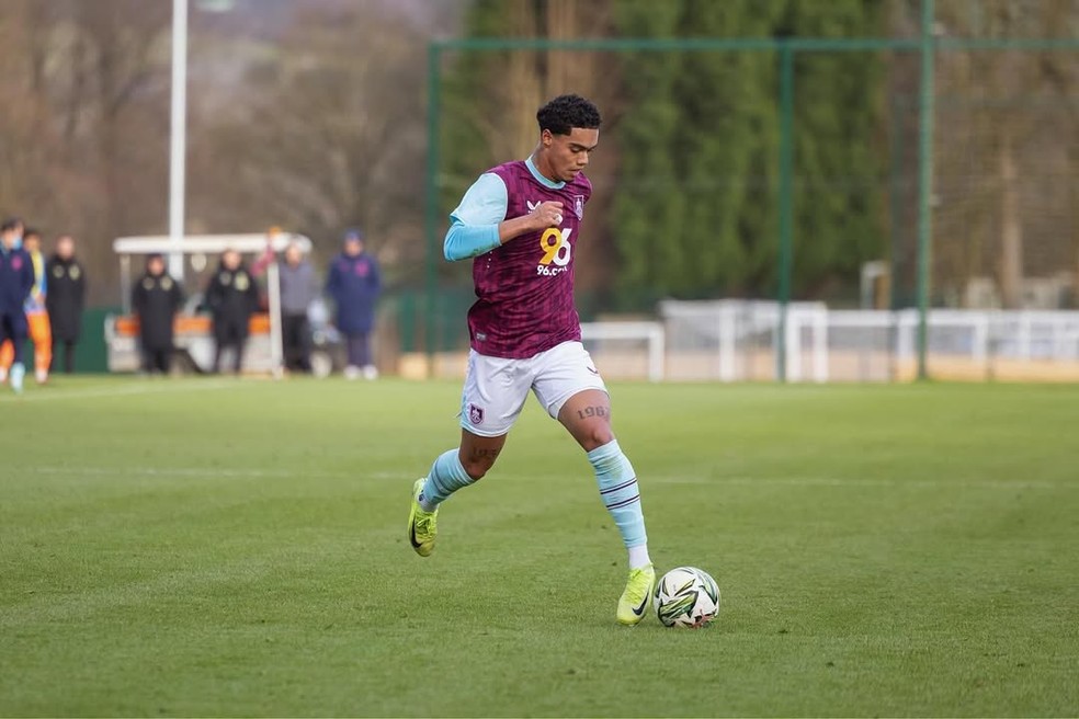 Jornal: João Mendes, filho de Ronaldinho Gaúcho, assina com o Hull City