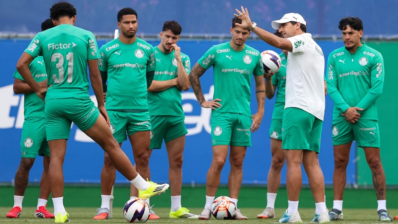 Palmeiras deve promover mudanças drásticas na escalação para duelo contra o Botafogo-SP