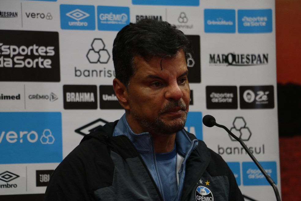 Alexandre Mendes, auxiliar de Renato no Grêmio — Foto: João Victor Teixeira