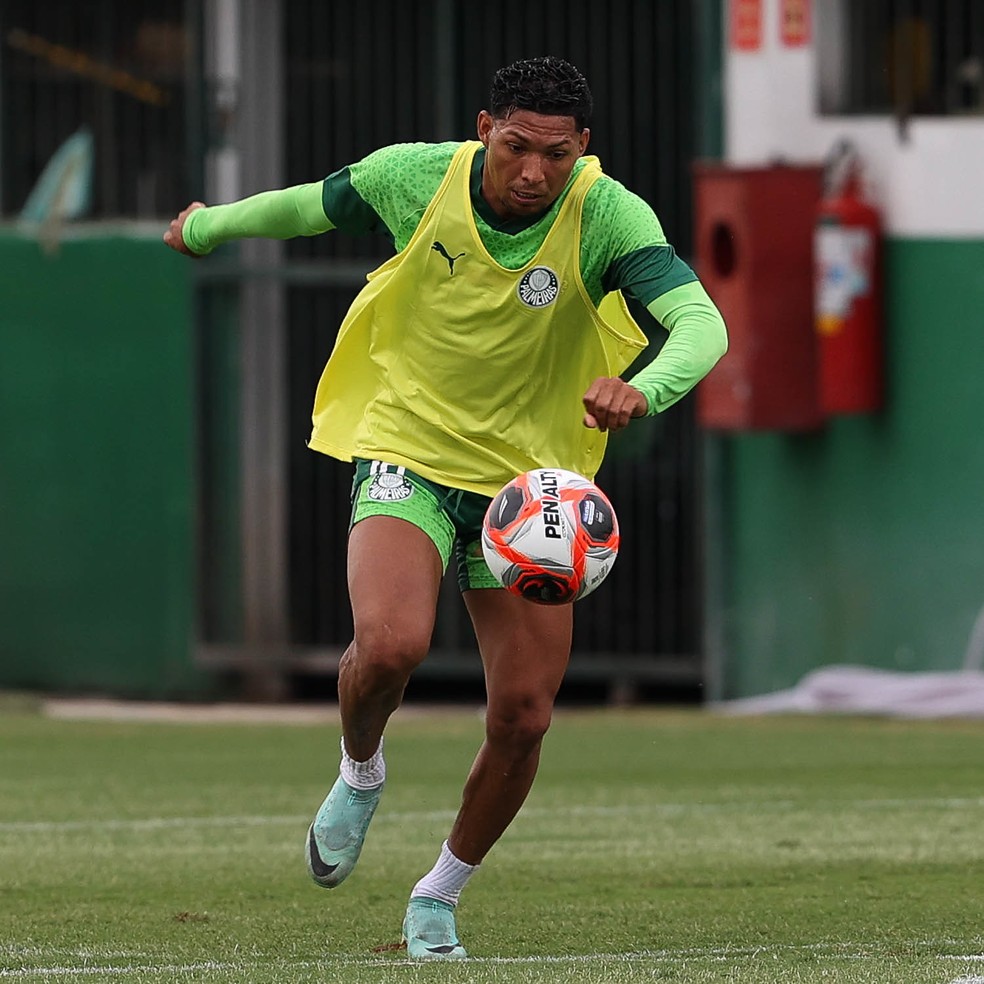 Rony durante a pré-temporada do Palmeiras na Academia de Futebol — Foto: Cesar Greco