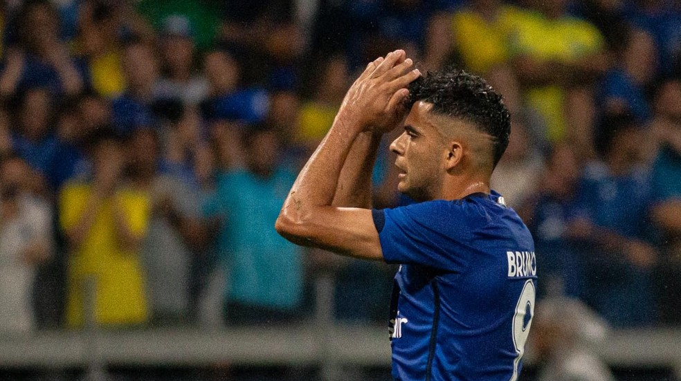 Bruno Rodrigues em ação durante Cruzeiro x América-MG — Foto: Fernando Moreno/AGIF