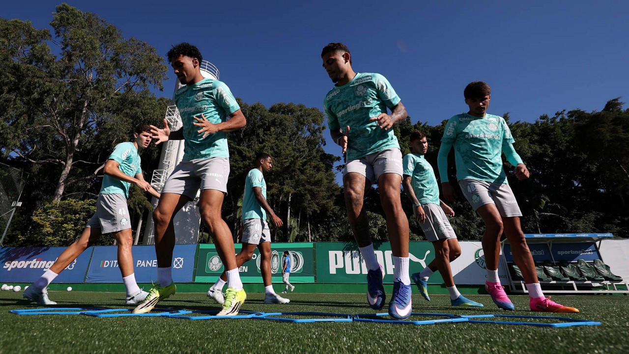Com dois gols de Paulinho, Palmeiras goleira o Mauaense em jogo-treino na Academia de Futebol