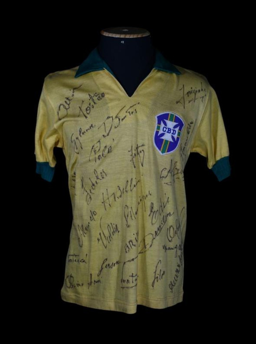 Camisa de colecionador usada por Pelé na Copa de 1966, avaliada em 50 a 60 mil euros — Foto: Arquivo Pessoal