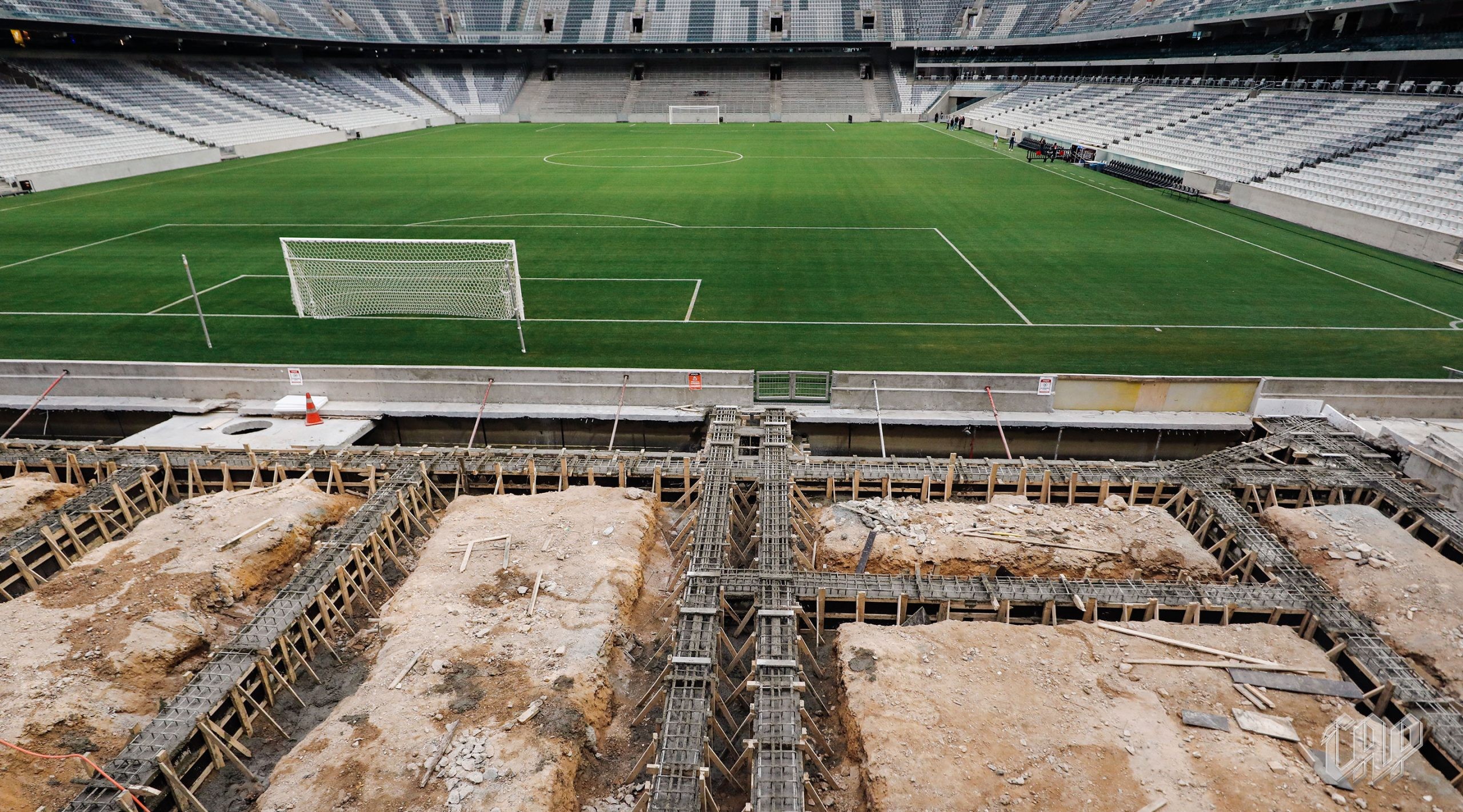 Athletico atualiza situação das obras da arquibancada retrátil na Arena; veja imagens