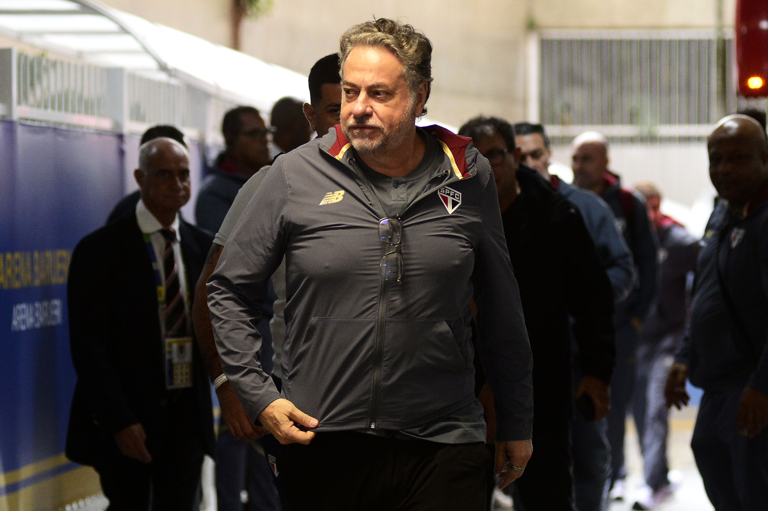 São Paulo busca dois reforços e confirma mais uma saída no mercado de transferências