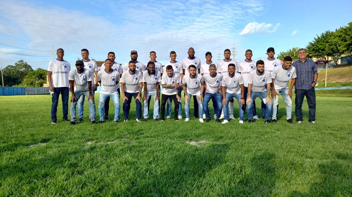 Com presença de torcedores, Nacional apresenta elenco para 2022 com 19  jogadores no plantel, nacional-am