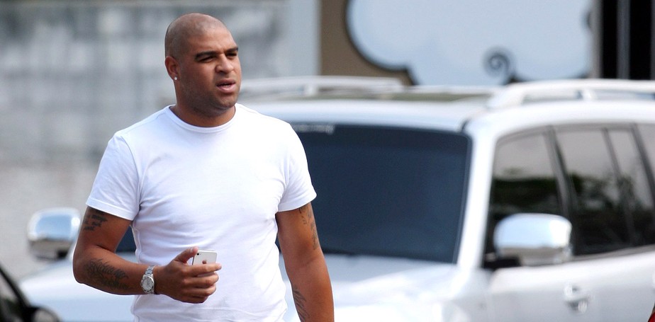 Adriano Imperador pode ser o novo reforço do São Bento? Checamos! | são bento | ge