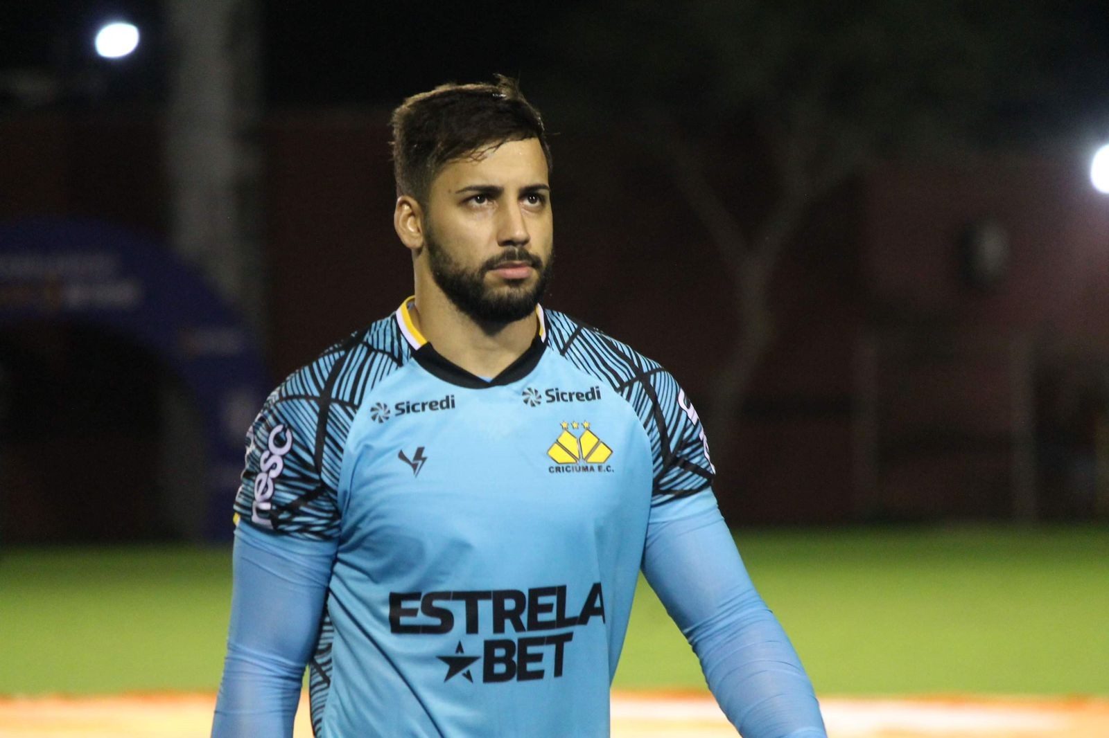 Goleiro Alisson será reavaliado na reapresentação do Criciúma