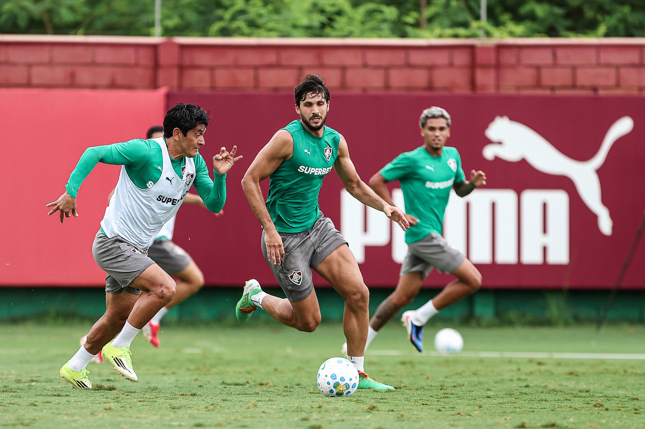 Cano pode ser relacionado pelo Fluminense contra o Corinthians após recuperação de lesões