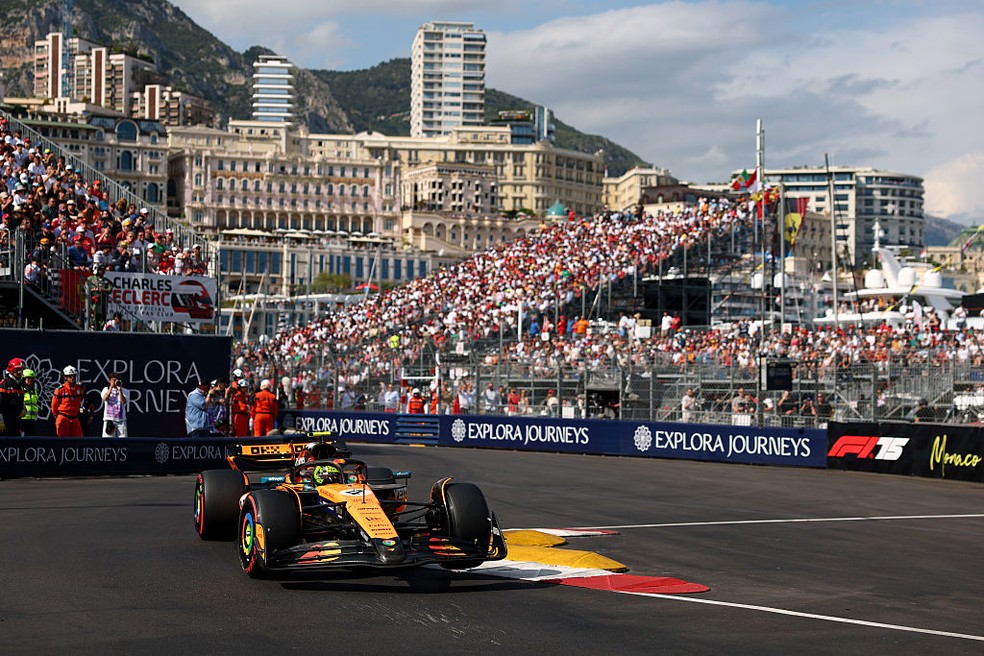 Lando Norris leva pole no GP de Mônaco da F1 2025 — Foto: Clive Rose/Getty Images