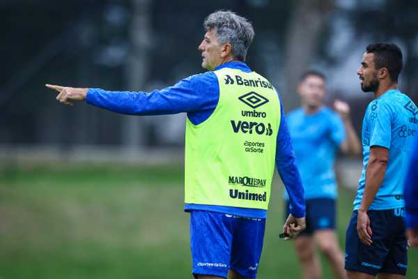 Grêmio enfrenta confronto decisivo na luta para deixar zona de rebaixamento.