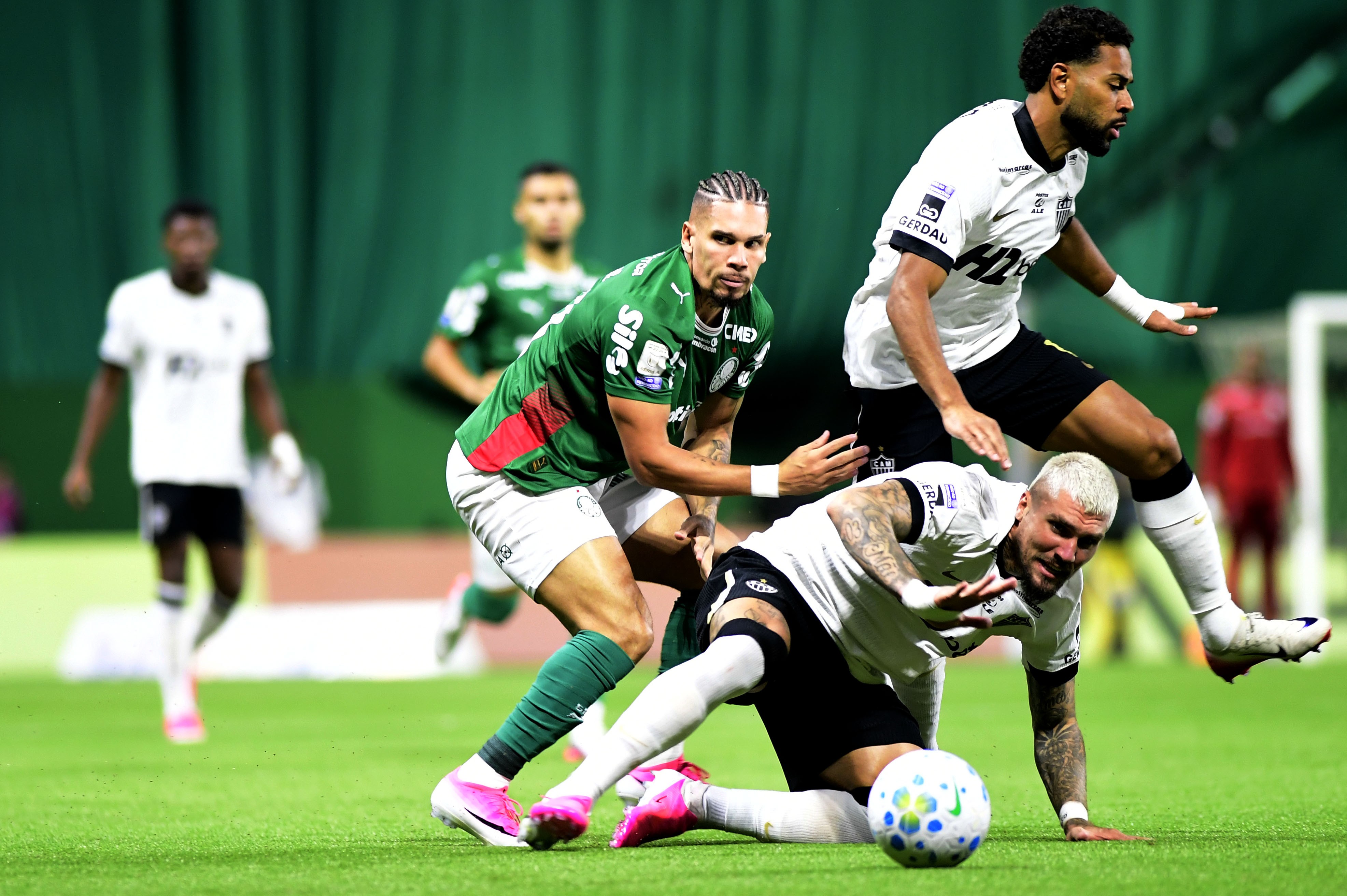 Palmeiras apresenta falta de controle na intensidade do jogo