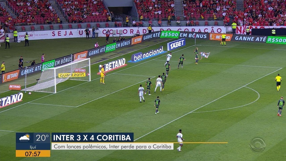 Em jogo com lances polêmicos, Inter perde para o Palmeiras