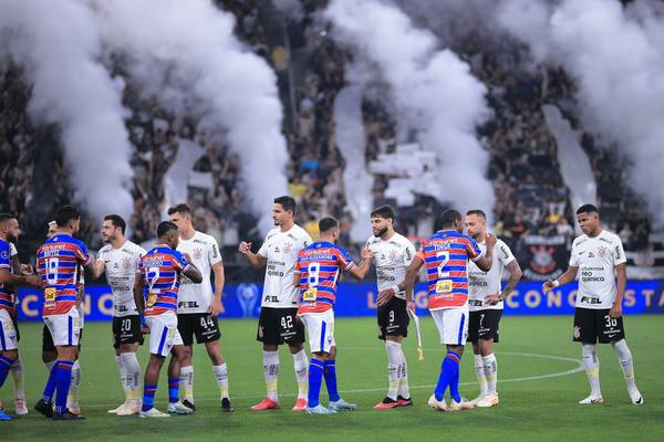 Atuações do Corinthians: Fábio Santos vai mal em gol, mas Yuri mostra qualidade; dê suas notas