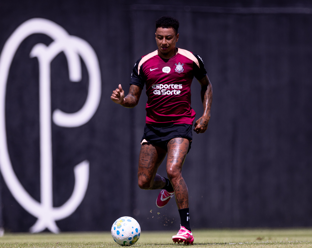 Lingard chama atenção no Ct do Corinthians por conta de postura e humildade!