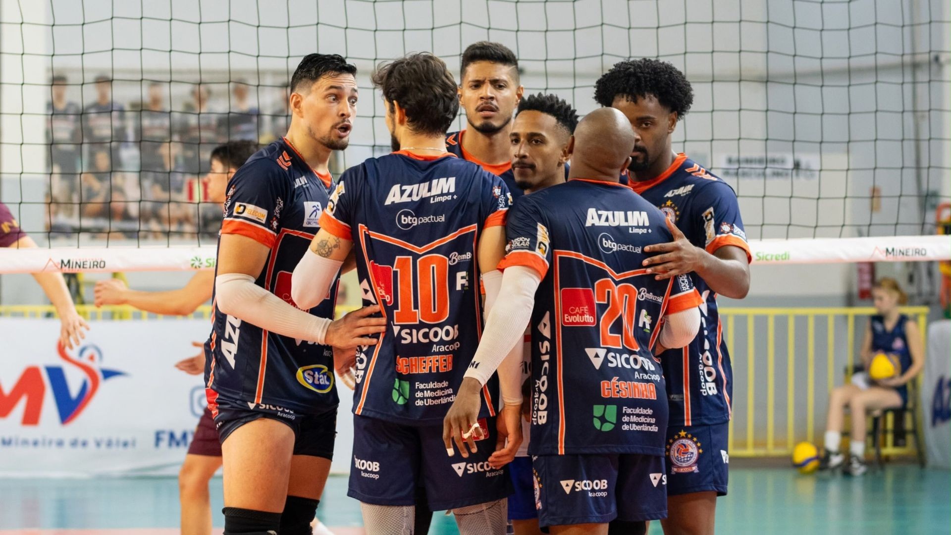 Monte Carmelo freia reação do JF Vôlei e ganha a segunda no Mineiro de vôlei masculino