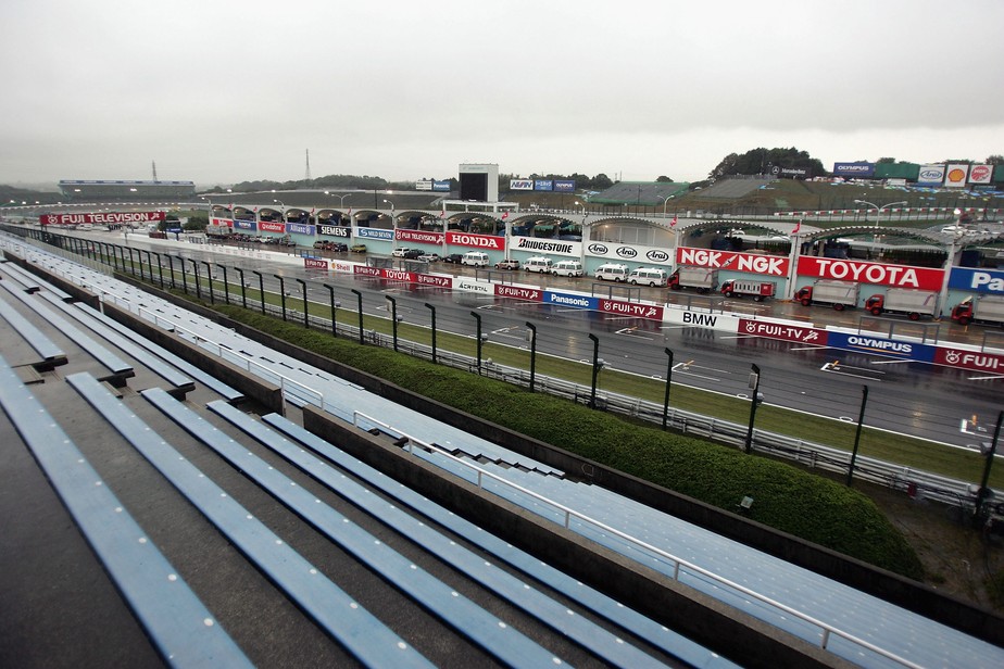 Tufão faz F1 adiar treino do GP do Japão para domingo