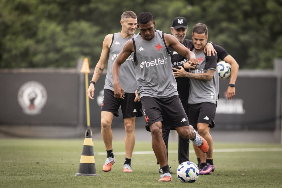 Rayan em treinamento com o Vasco após recuperação de lesão