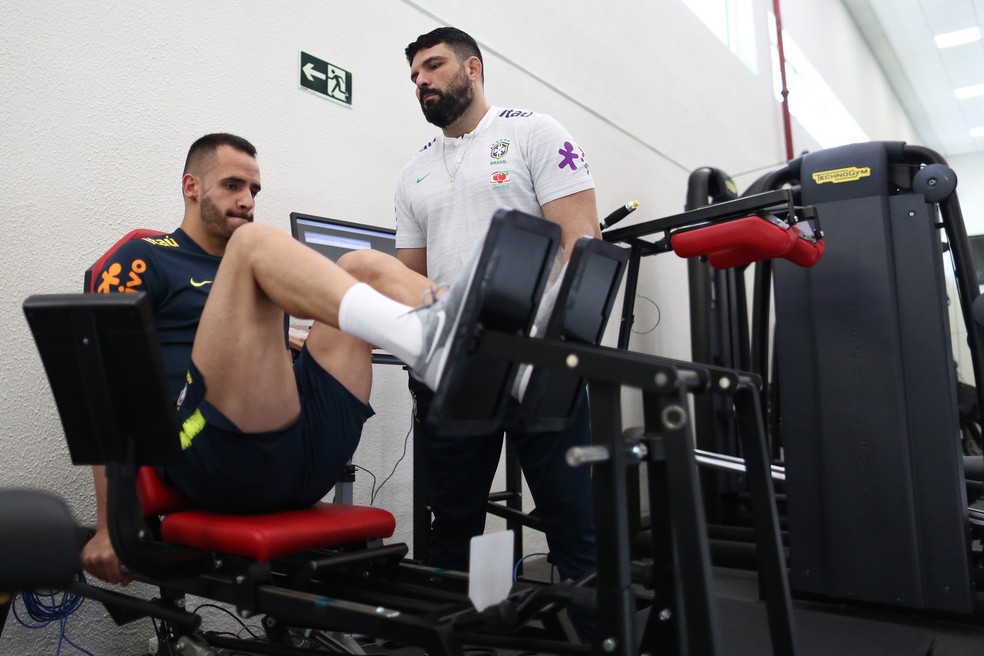Testes físicos da Seleção Brasileira na Granja Comary: Bruno Mazziotti e Renato Augusto — Foto: Lucas Figueiredo/CBF